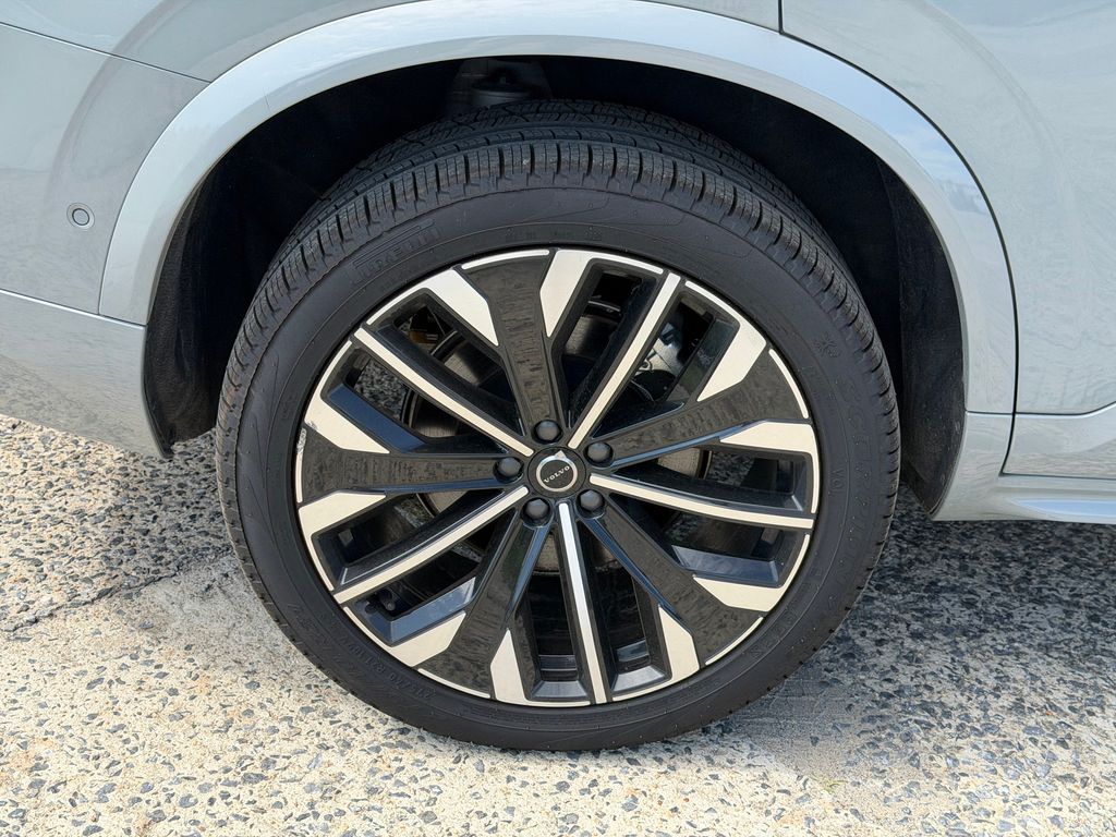2026 Volvo XC90 Plus - Photo 6