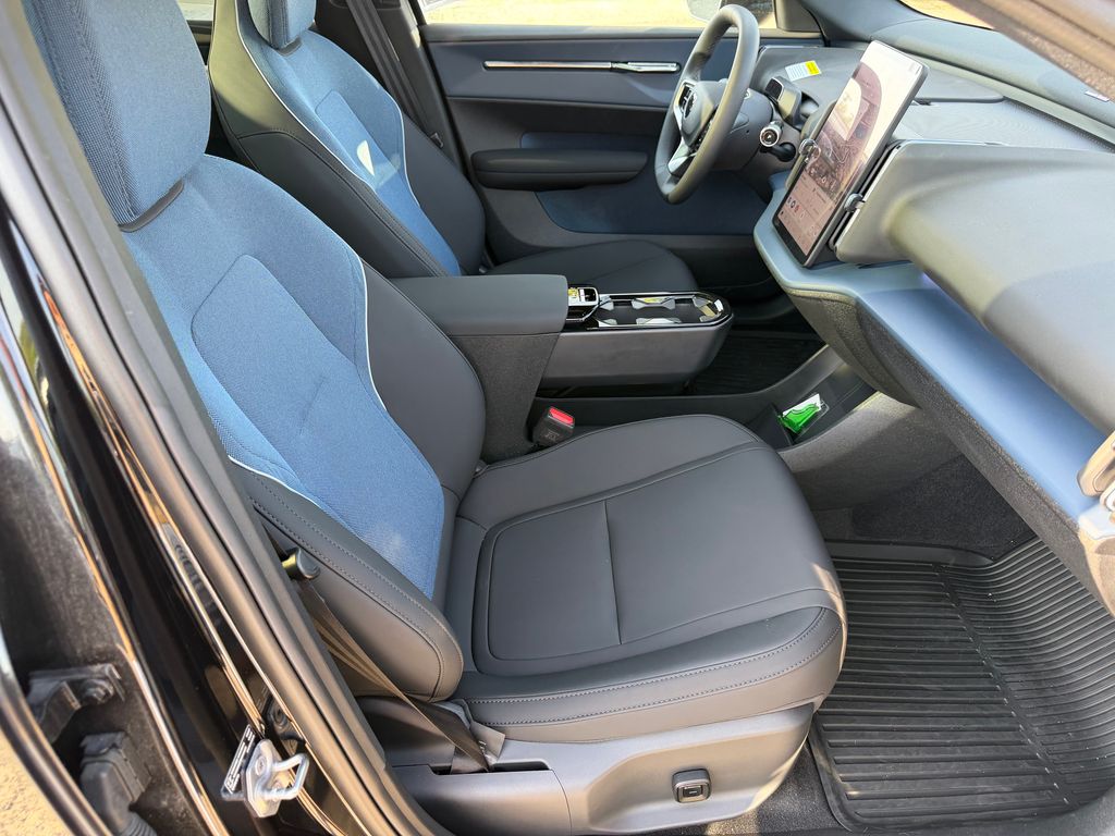 2026 Volvo EX30 Plus - Photo 9