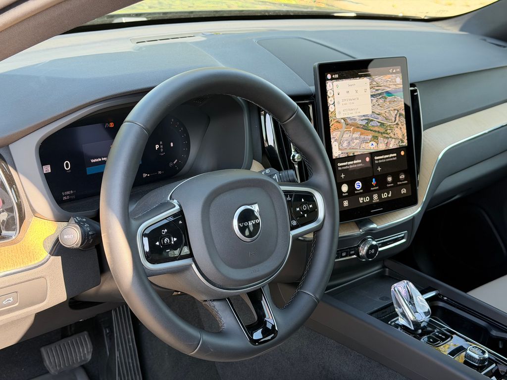 2026 Volvo XC60 Plus - Photo 15
