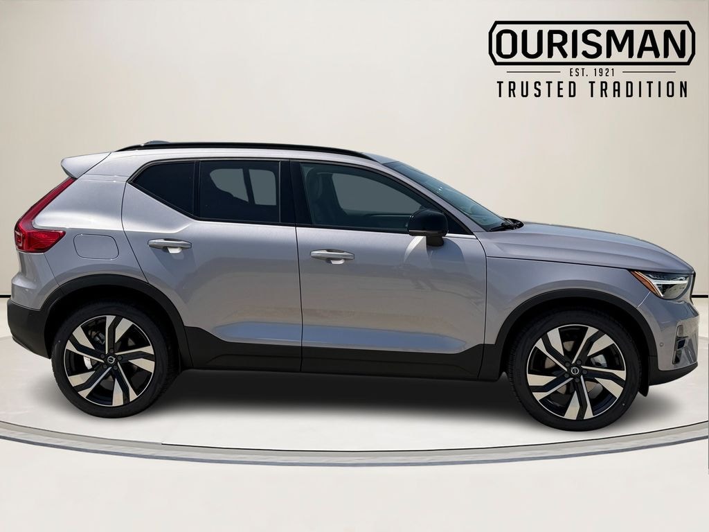 Used 2026 Volvo XC40 B5 Plus SUV