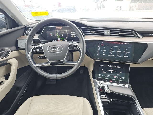 2024 Audi Q8 E-tron Premium Plus photo 2