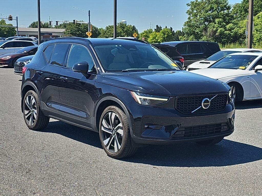 Certified 2023 Volvo XC40 B5 Plus Dark Theme SUV
