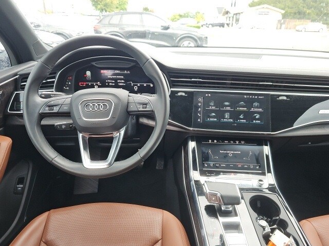2023 Audi Q7 55 Prestige photo 2