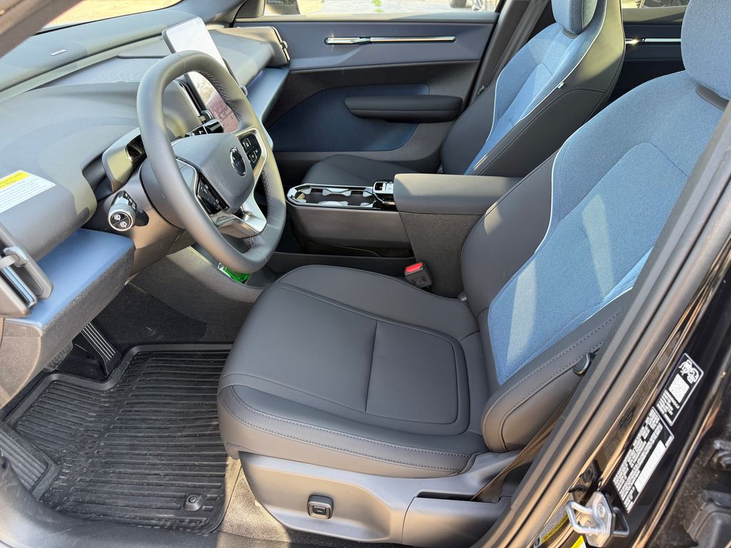 2026 Volvo EX30 Plus - Photo 17