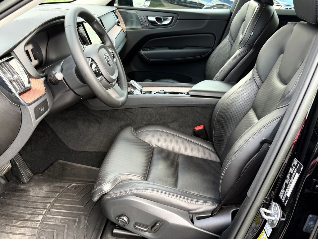 Certified 2023 Volvo XC60 B5 Ultimate Dark Theme SUV