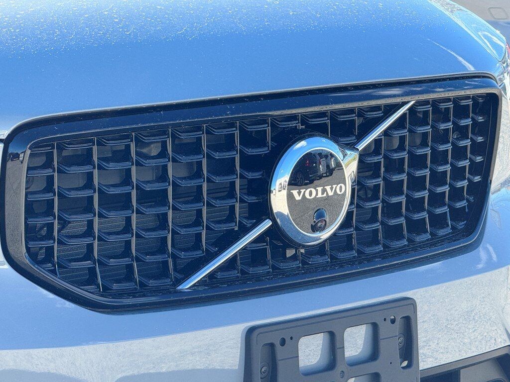 Used 2026 Volvo XC40 B5 Plus SUV