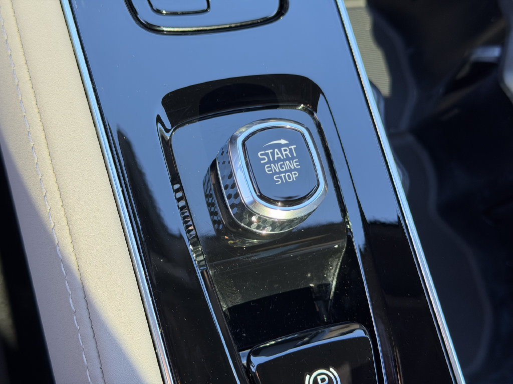 2026 Volvo XC90 Plus - Photo 26