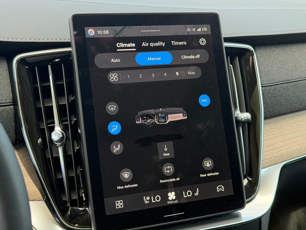 2026 Volvo XC90 Plus - Photo 25