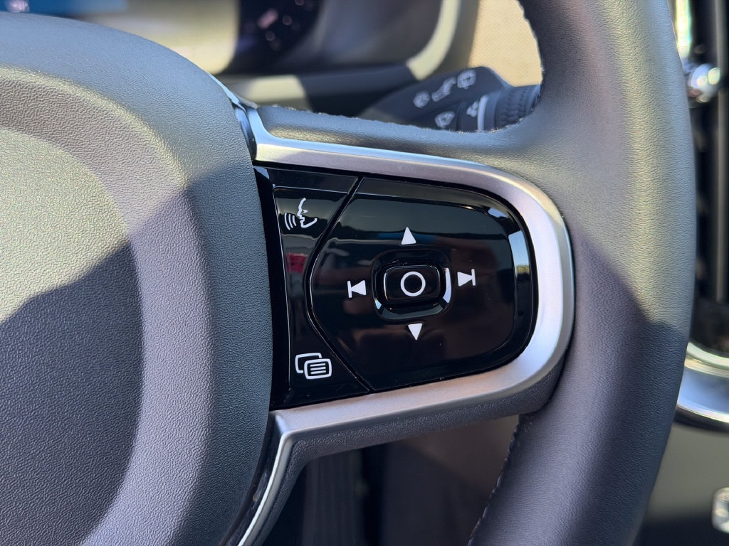 2026 Volvo XC90 Plus - Photo 18