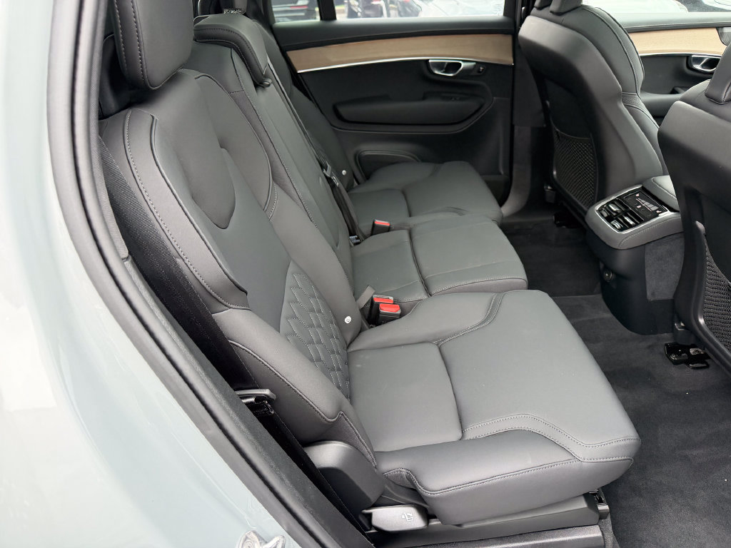 2026 Volvo XC90 Plus - Photo 11