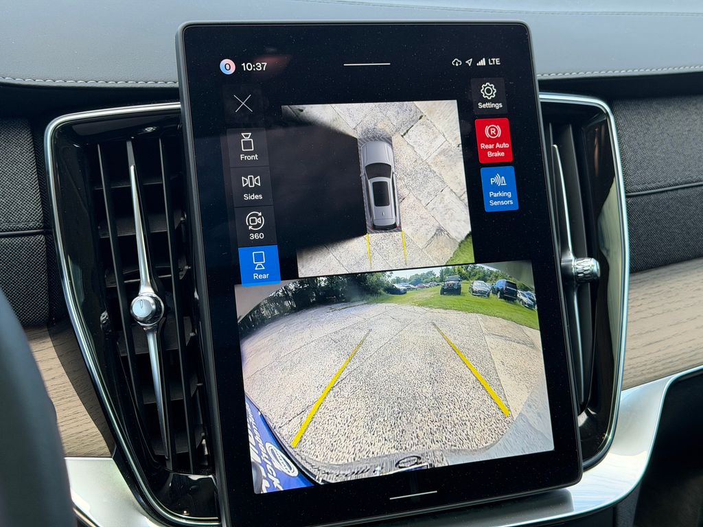 2026 Volvo XC90 Plus - Photo 22