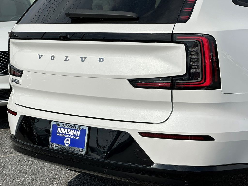 2025 Volvo EX90 Ultra - Photo 8