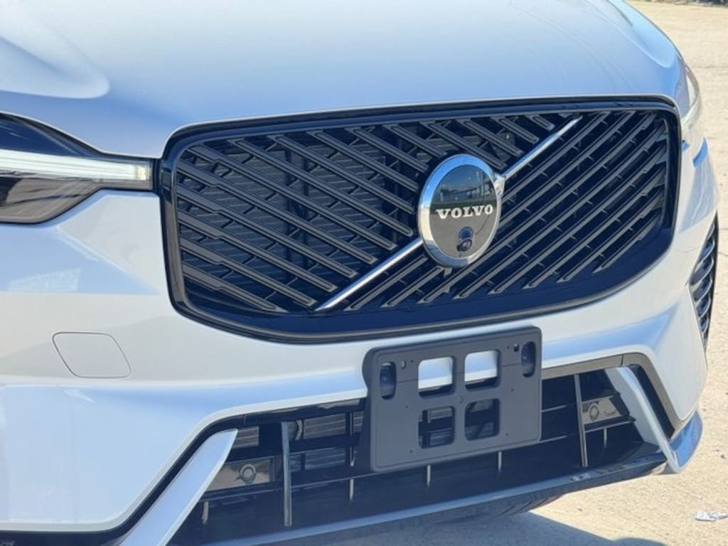 New 2026 Volvo XC60 B5 Plus SUV