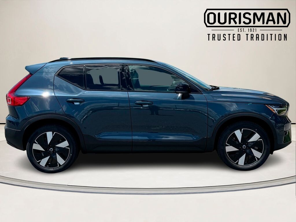 New 2026 Volvo EX40 Twin Motor Plus SUV
