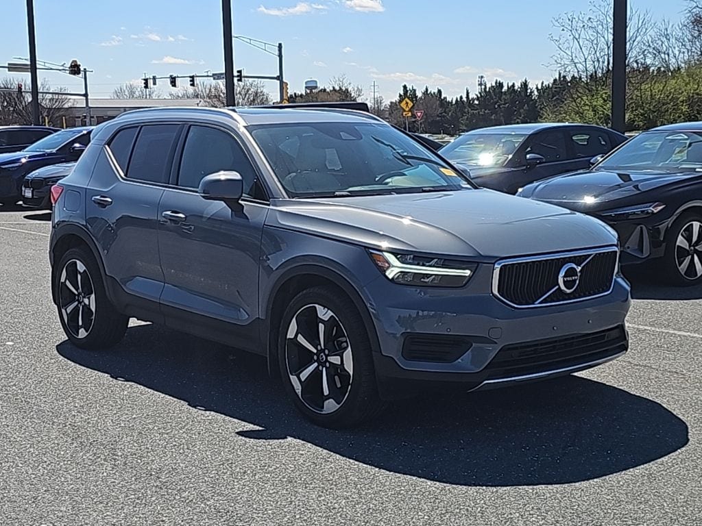 2020 Volvo XC40 Momentum