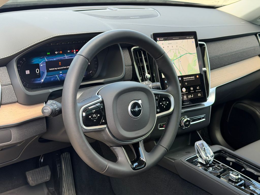 2026 Volvo XC90 Plus - Photo 15