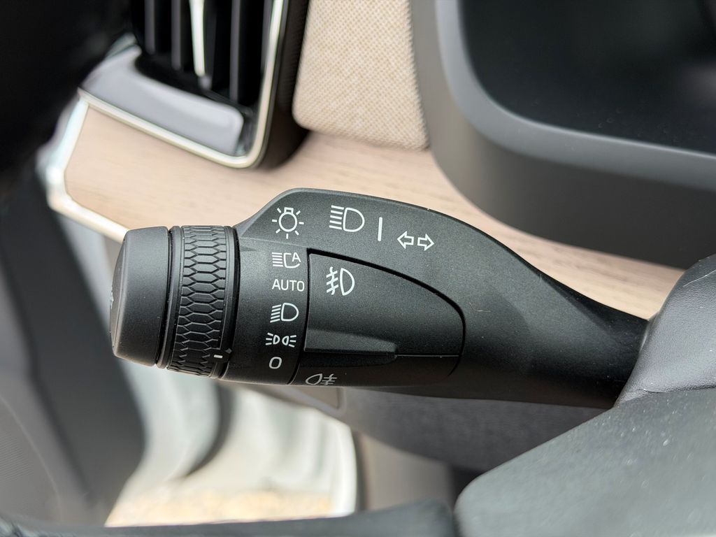 2026 Volvo XC90 Plus - Photo 31