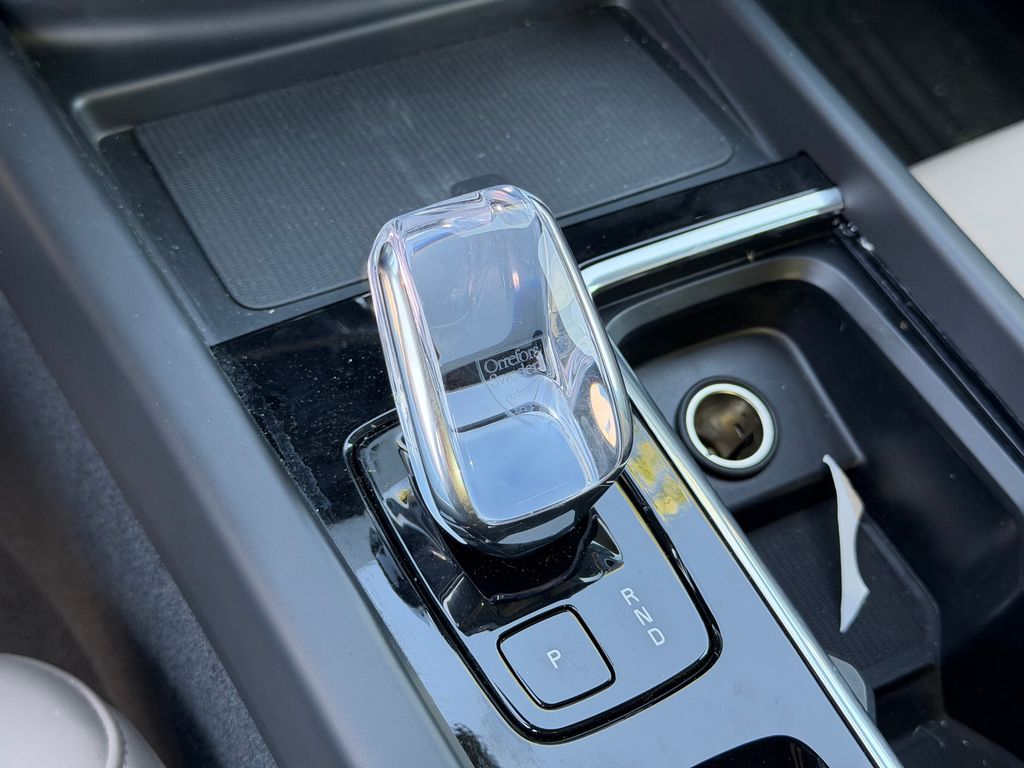 2026 Volvo XC60 Plus - Photo 26