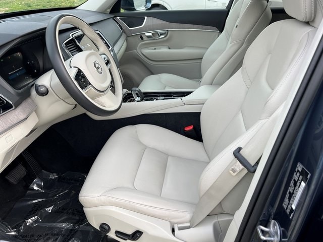 2024 Volvo XC90 Plus photo 3
