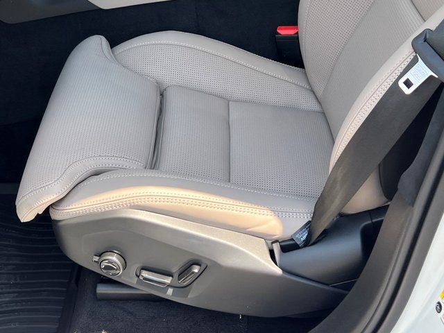 2026 Volvo XC90 Ultra - Photo 17