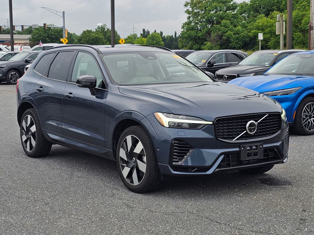 2024 Volvo XC60 T8 Ultimate Dark Theme AWD's photo
