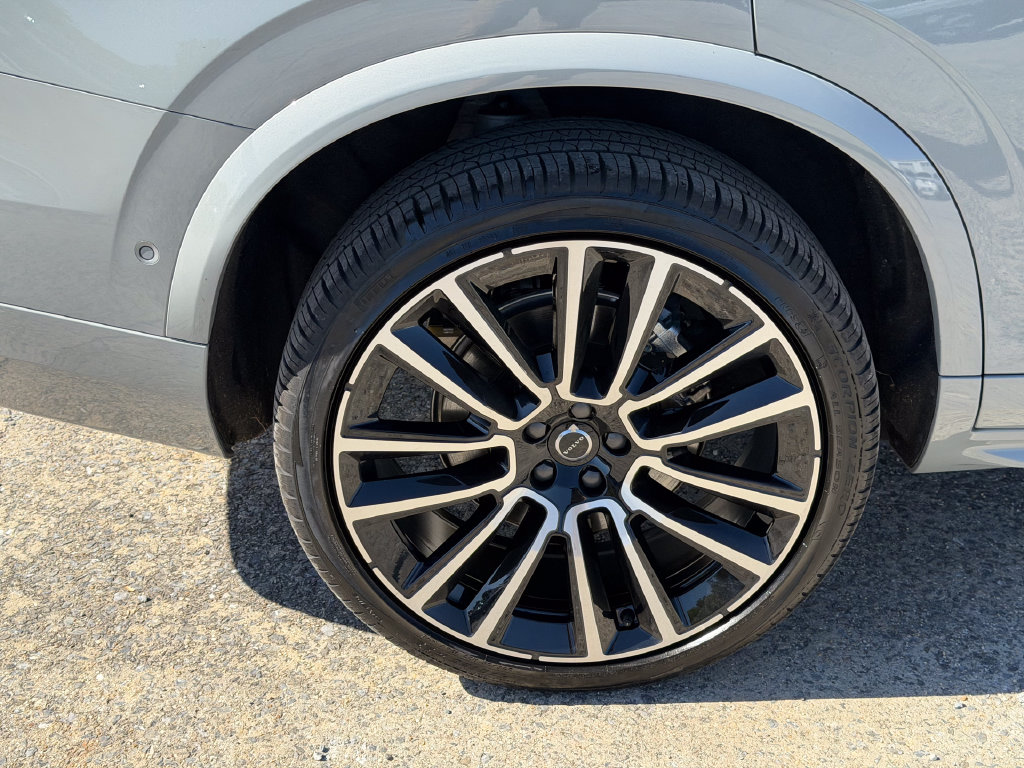 2026 Volvo XC90 Plus - Photo 6