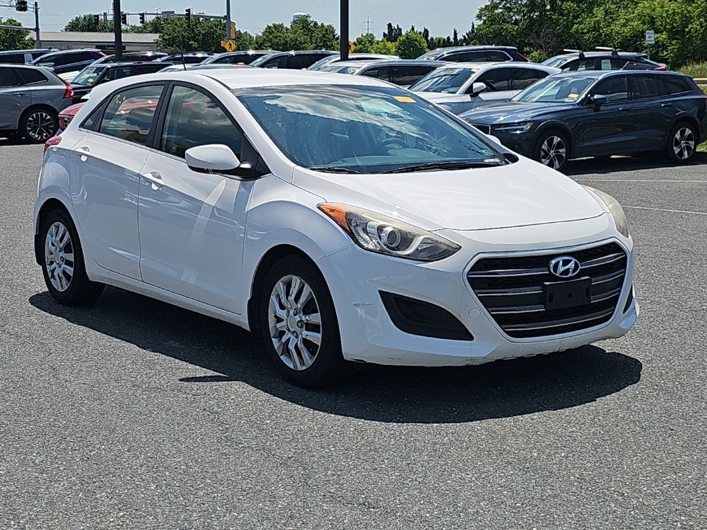2016 Hyundai Elantra GT 2.0L 6-Speed A/T's photo