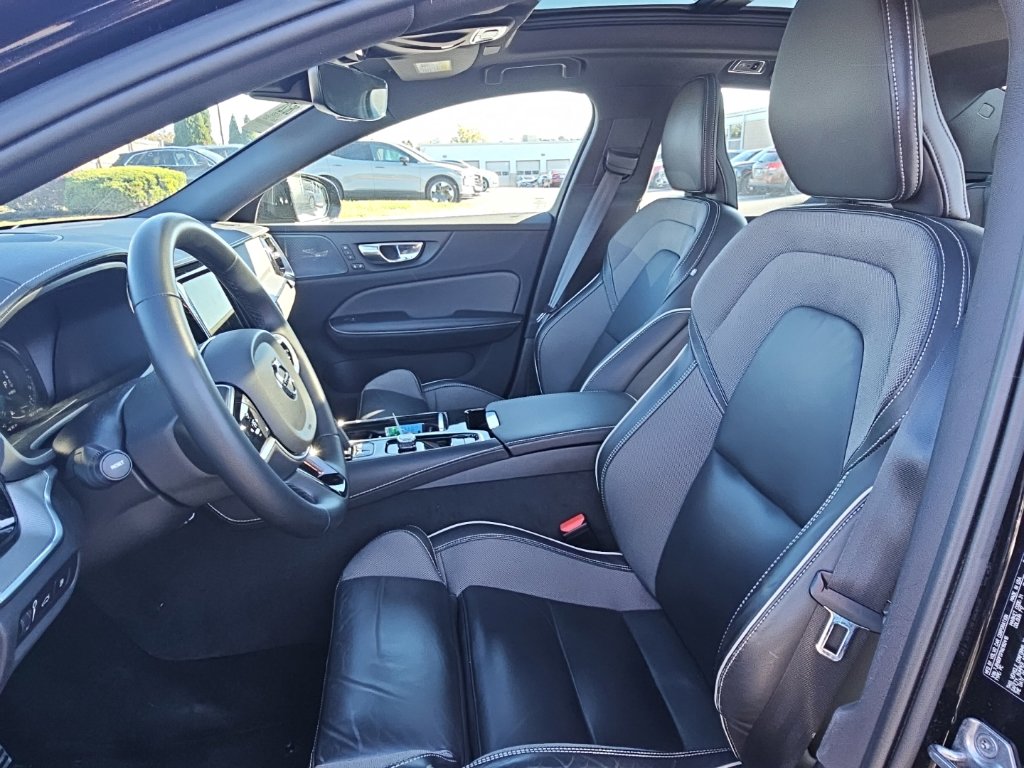 Certified 2022 Volvo S60 Recharge Plug-In Hybrid T8 Black Edition R-Design Extended Range Sedan