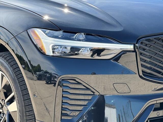 2026 Volvo XC60 B5 Plus photo 3