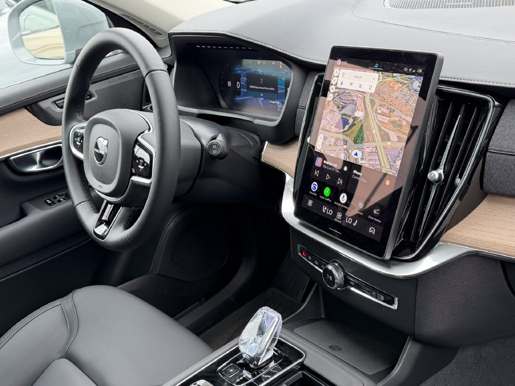 2026 Volvo XC90 Plus - Photo 7