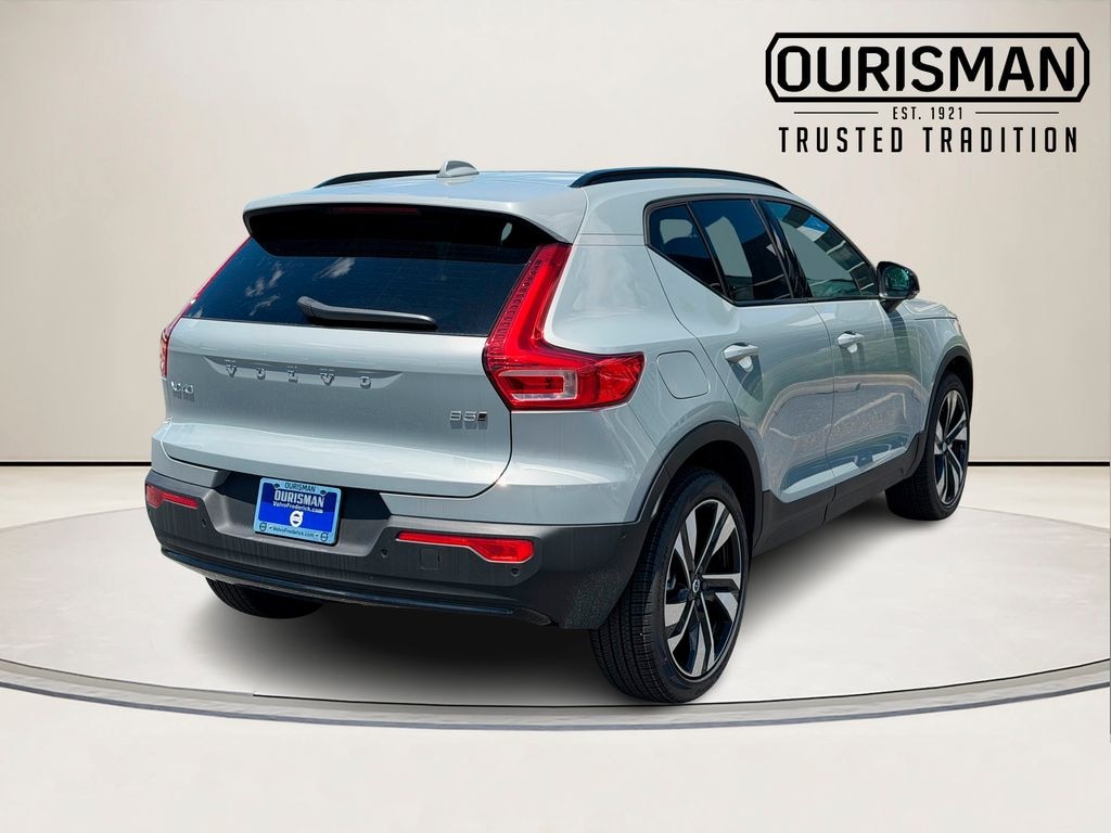New 2026 Volvo XC40 B5 Ultra SUV