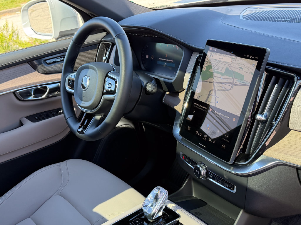 2026 Volvo XC90 Plus - Photo 7