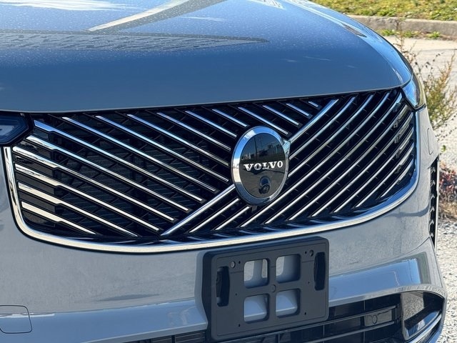 2026 Volvo XC90 photo 2