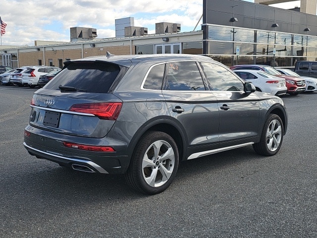 2024 Audi Q5 45 S line Premium Plus photo 2