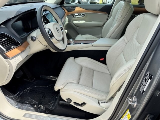 2019 Volvo XC90 T8 Inscription photo 2