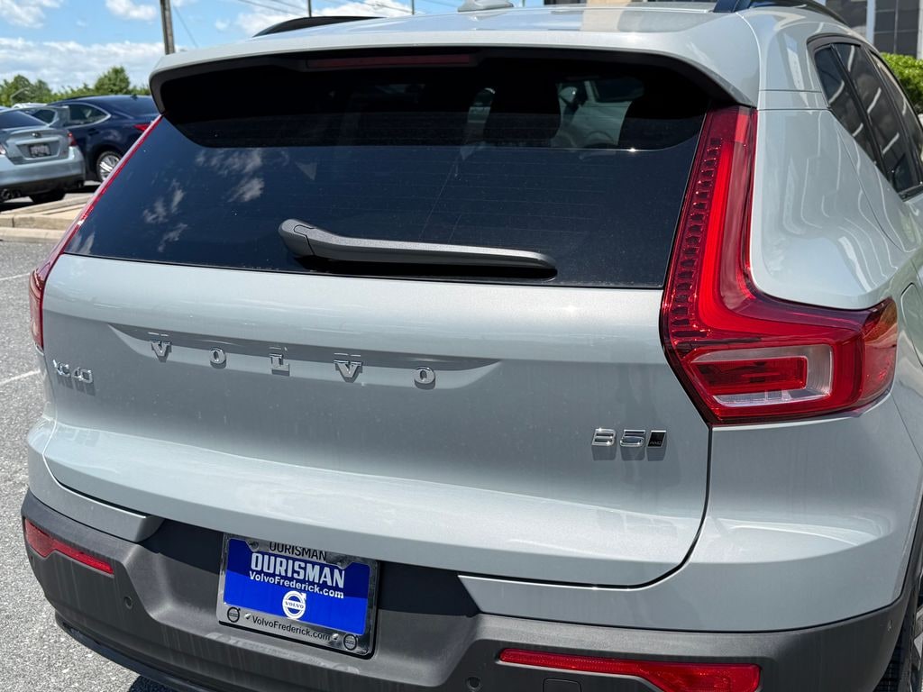 New 2026 Volvo XC40 B5 Ultra SUV