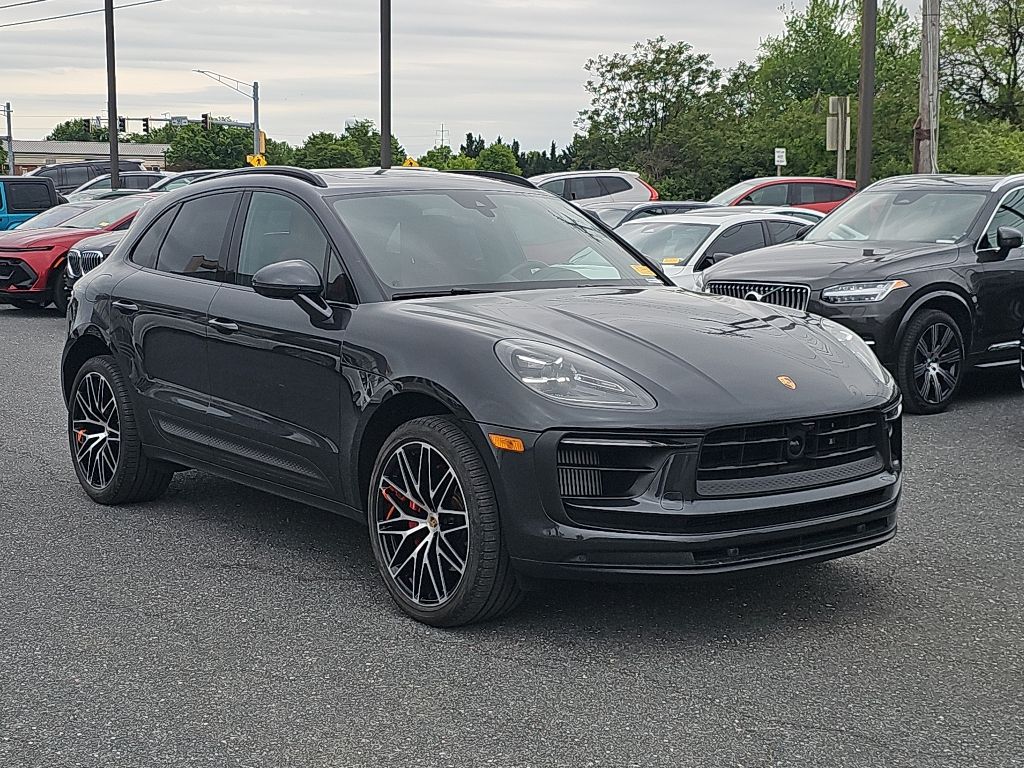 2024 Porsche Macan S's photo