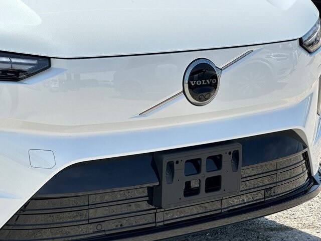 2025 Volvo EX90 Twin Motor Plus photo 2