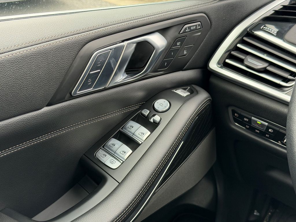 2022 BMW X7 40i - Photo 30