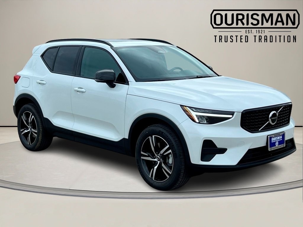2026 Volvo XC40 Core
