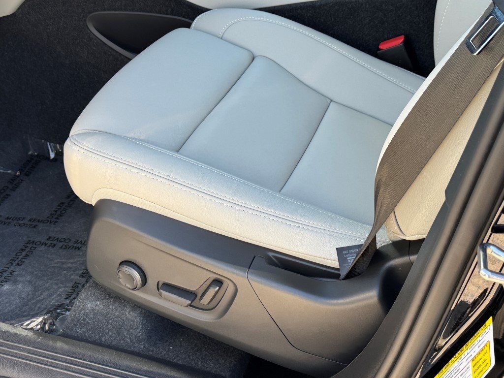 2026 Volvo XC40 Ultra - Photo 20