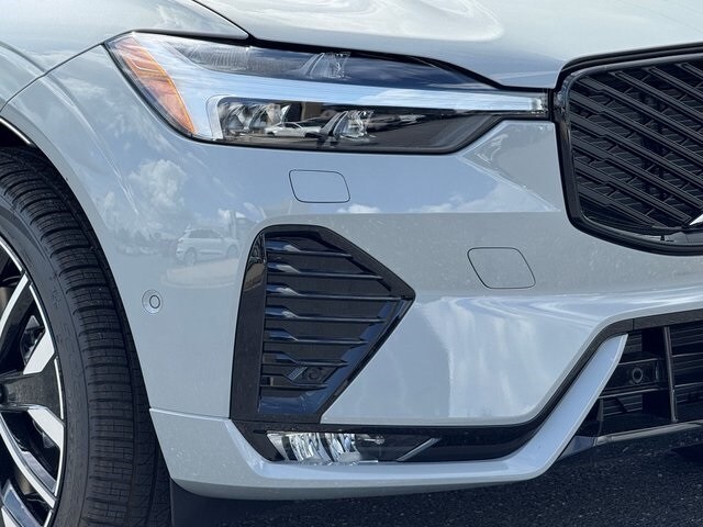 2026 Volvo XC60 B5 photo 3