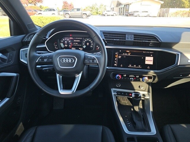 2025 Audi Q3 S line Premium Plus photo 2