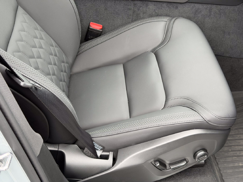 2026 Volvo XC90 Plus - Photo 8