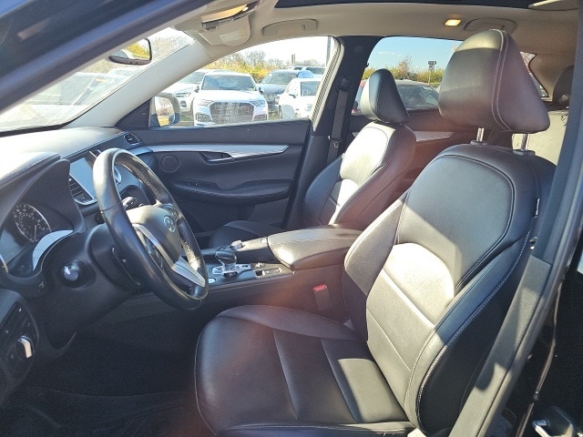 2020 Infiniti QX50 Luxe photo 3