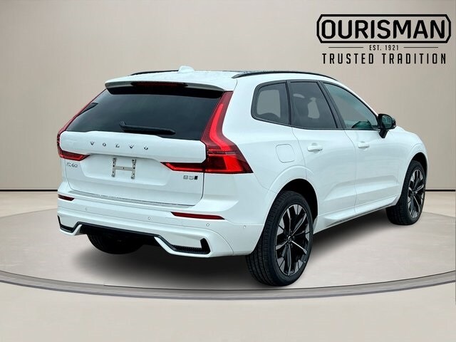 2026 Volvo XC60 B5 Plus photo 2