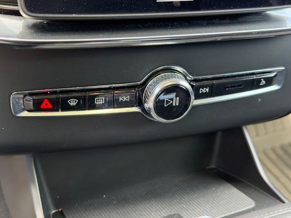 2026 Volvo XC90 Plus - Photo 26