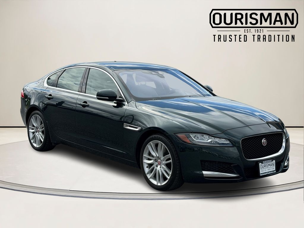 2017 Jaguar XF 35t AWD Prestige's photo