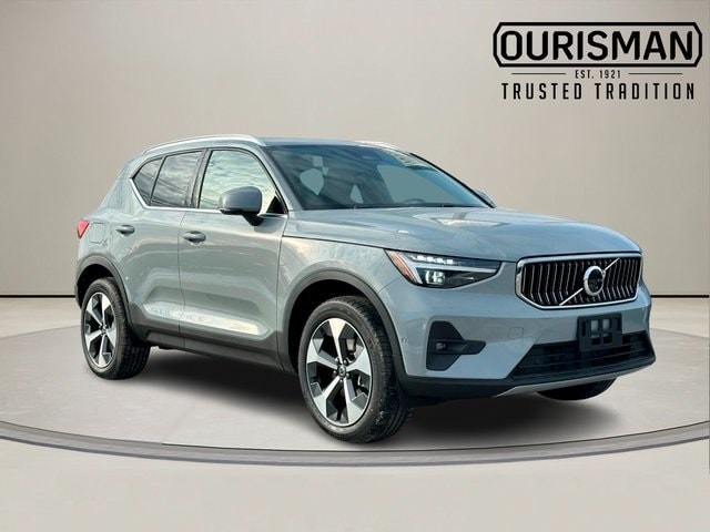 2025 Volvo XC40 B5 Plus Bright Theme SUV