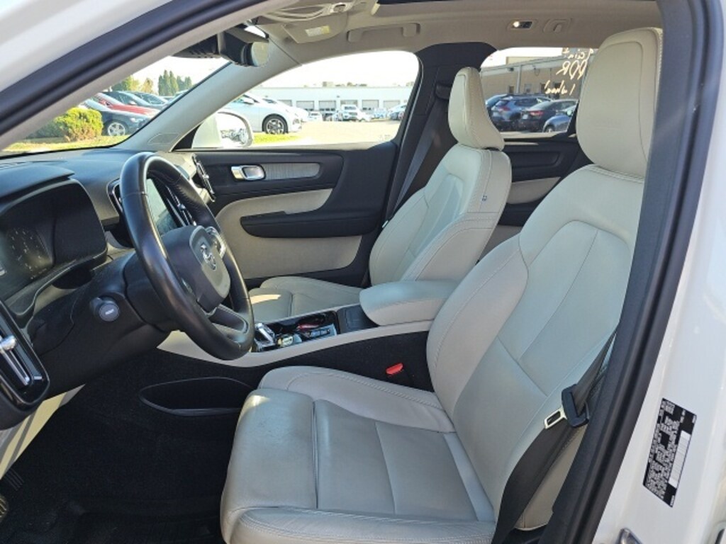 Used 2020 Volvo XC40 T5 Inscription SUV